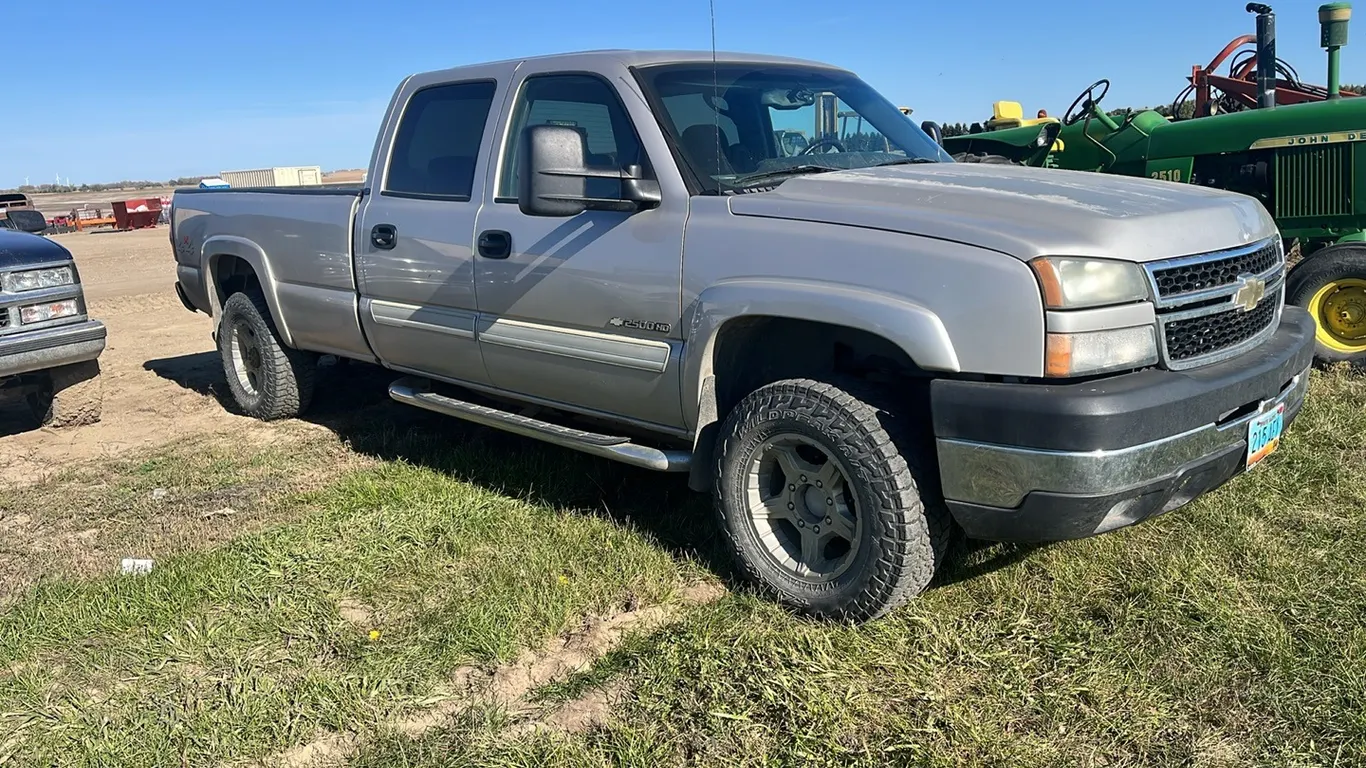 4320 - 2006 Chevy 2500 Long Box