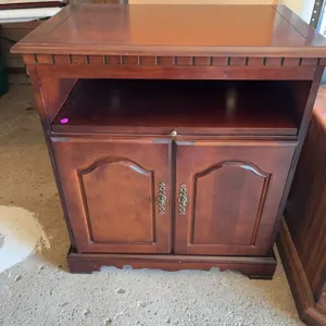 Lot 4 traditional wood swivel-top TV cabinet / media stand, featuring a rich cherry or mahogany fini