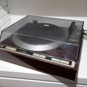 Denon DP-37F Micro Processor Controlled Fully Automatic Turntable