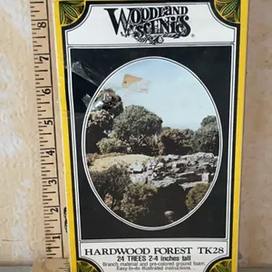New Woodland Scenics Hardwood Forest TK28, 24 Trees 2-4" Tall