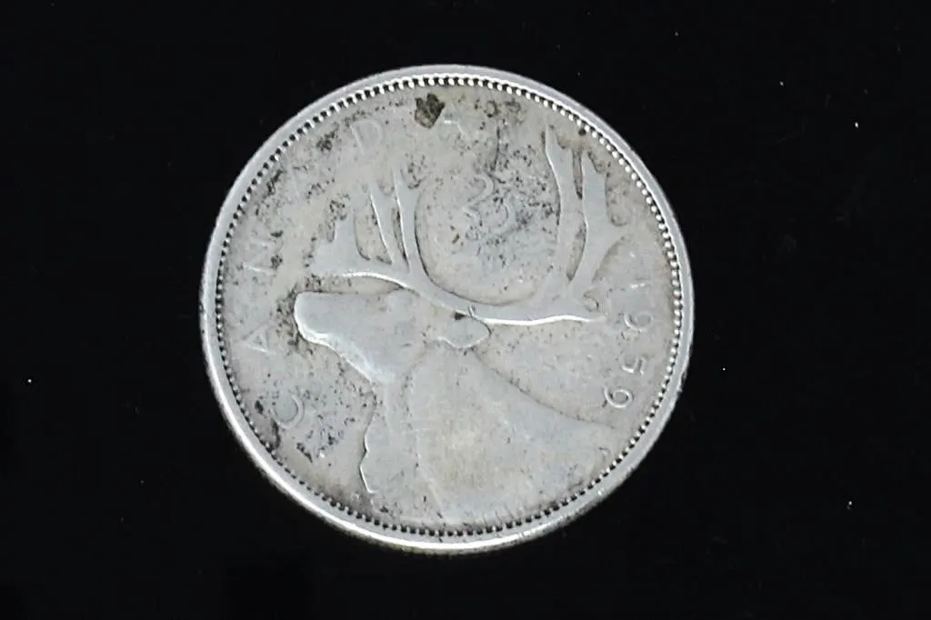 1959 CIRCULATED CANADIAN .800 SILVER QUARTER 5.75g