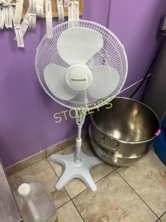 Honeywell 18" Floor Fan
