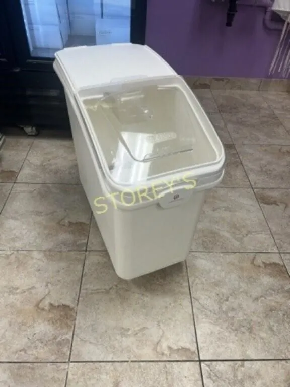 Mobile Ingridient Bin ~16 x 30 x 30
