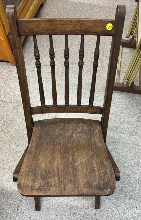 Wooden Folding Chair. *NO SHIPPING