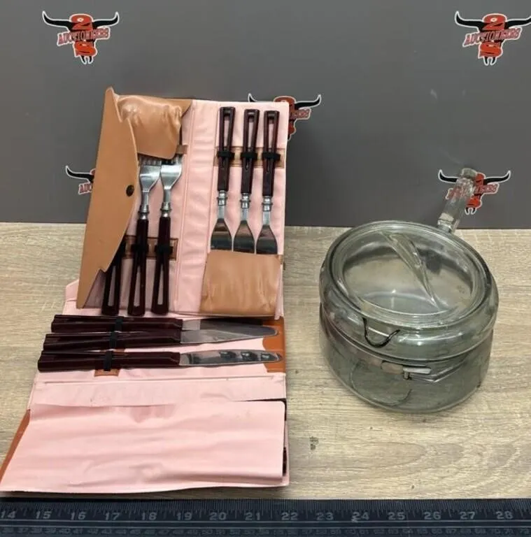 Pyrex Glass Saucepot & Travel Cutlery Sets.