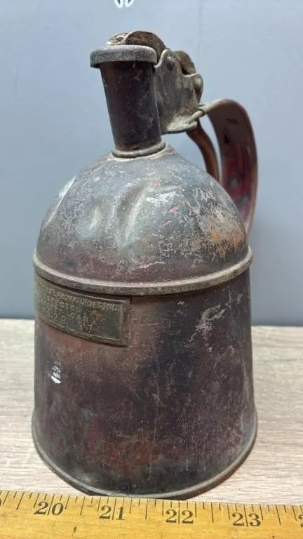 1 QT Safety Fuel Can.