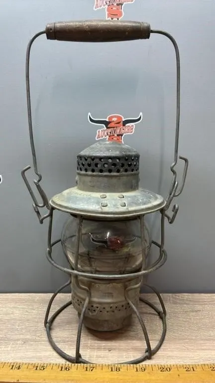 CPR Railway Lantern w/Etched Globe.
