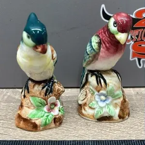 Vintage Ceramic Bird Salt & Pepper Shakers.