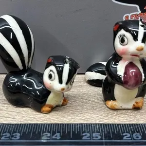 Vintage Ceramic Skunk Salt & Pepper Shakers. *SC