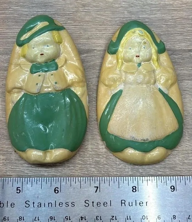 4” Vintage Dutch Girl N Boy Chalkware Wall Art.