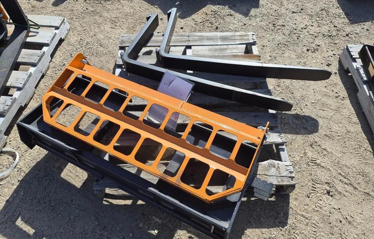2026 LandHonor PF-11-3500G Pallet Forks
UNRESERVED