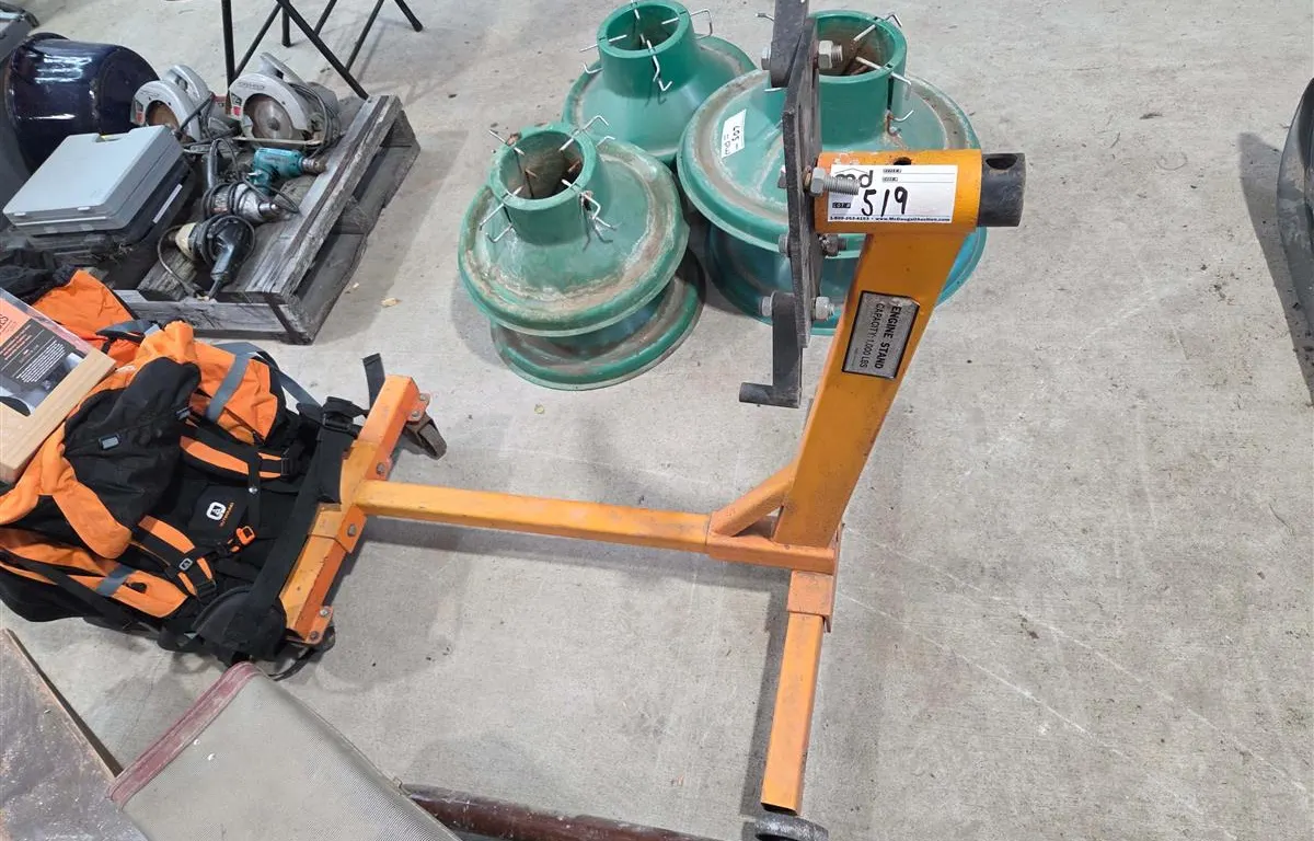 1,000 lb Engine Stand
UNRESERVED