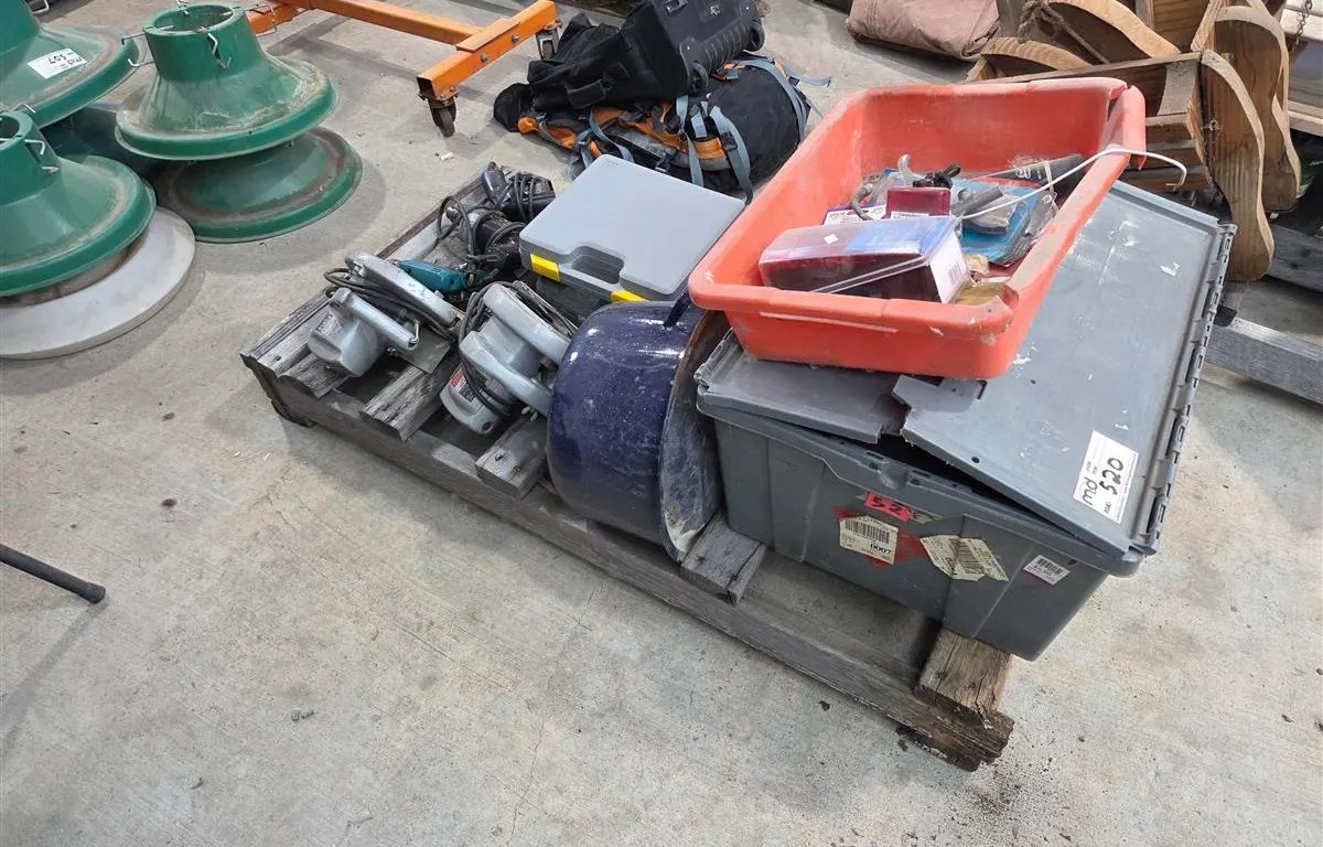 Assorted Power Tools, Saw Blades & Electrical Items
UNRESERVED