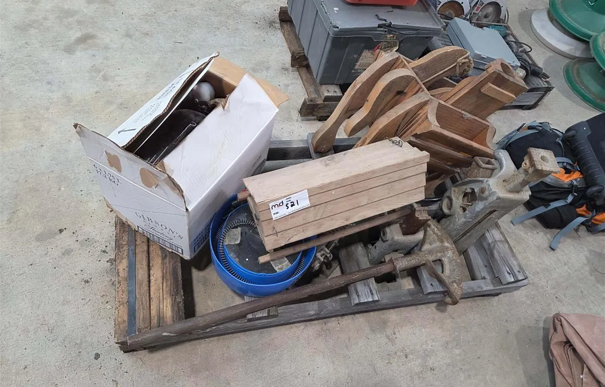 Assorted Household Items
UNRESERVED