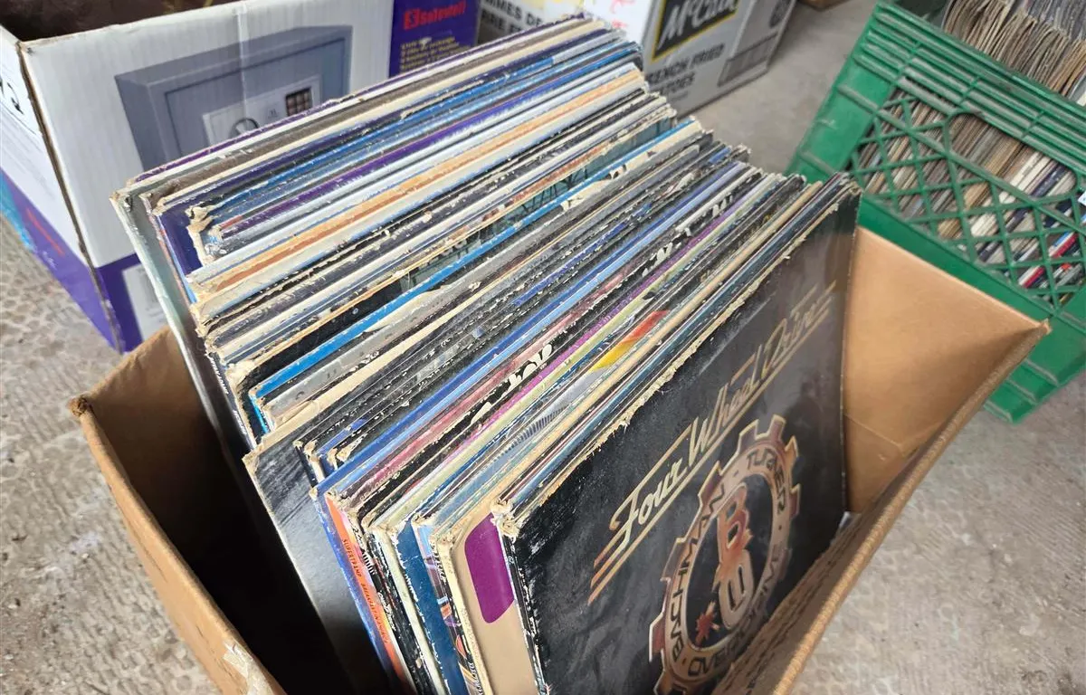 Assorted Vinyl Records
UNRESERVED