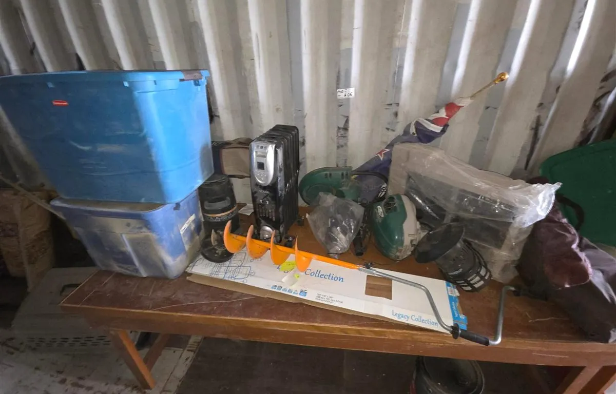 Assorted Household Goods & Tools
UNRESERVED