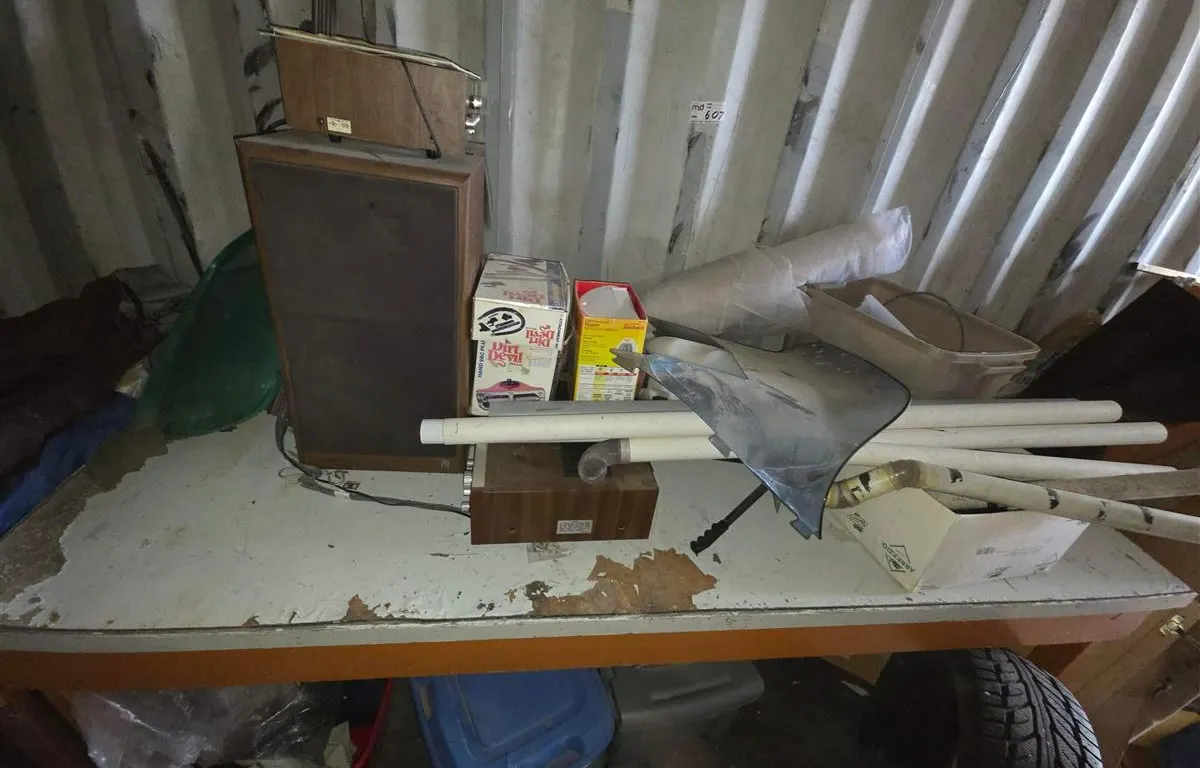Stereo & Assorted Household Goods
UNRESERVED