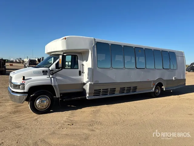2006 Chevrolet C5500 4x2 33-Seat Bus