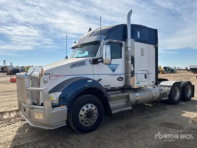 2017 Kenworth T880 6x4 T/A Sleeper Truck Tractor (Inoperable)