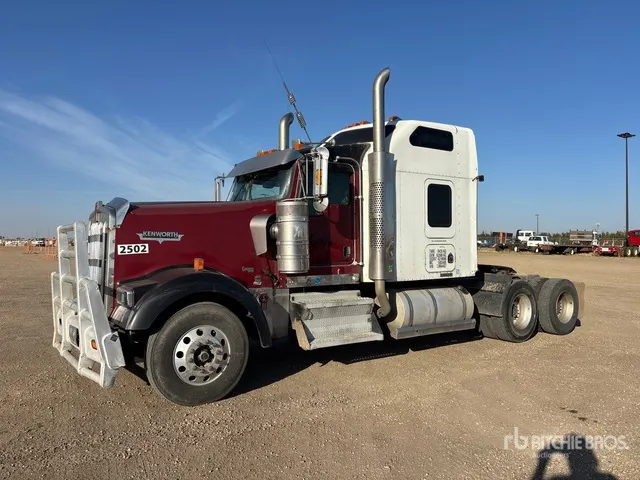 2007 Kenworth W900 6x4 T/A Sleeper Truck Tractor