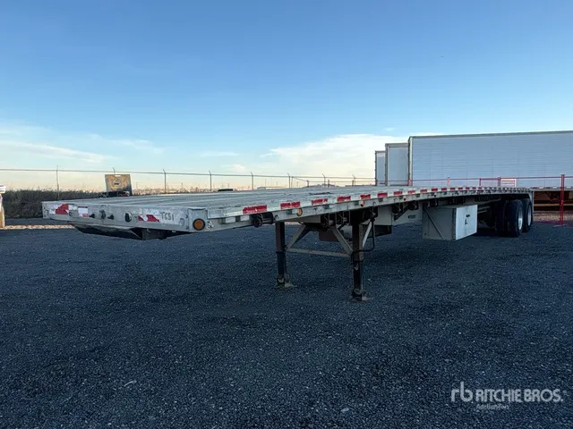 2002 Reitnourer 48 ft T/A Flatbed Trailer