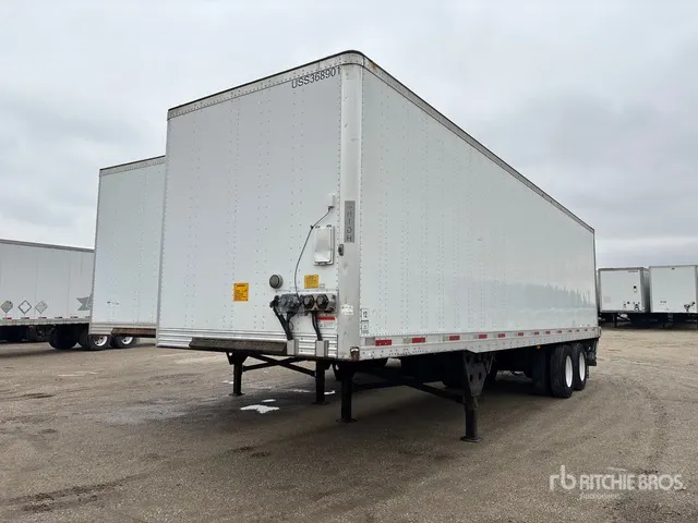 2015 Utility VS2DX 36 ft x 102 in T/A Van Trailer