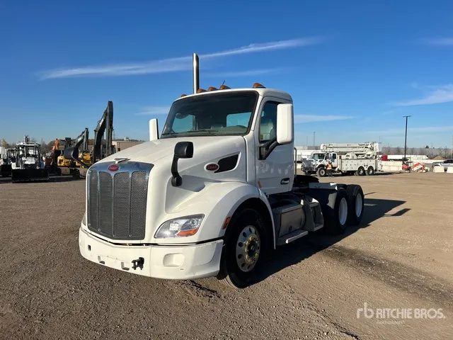 2019 Peterbilt 579 6x4 T/A Day Cab Truck Tractor