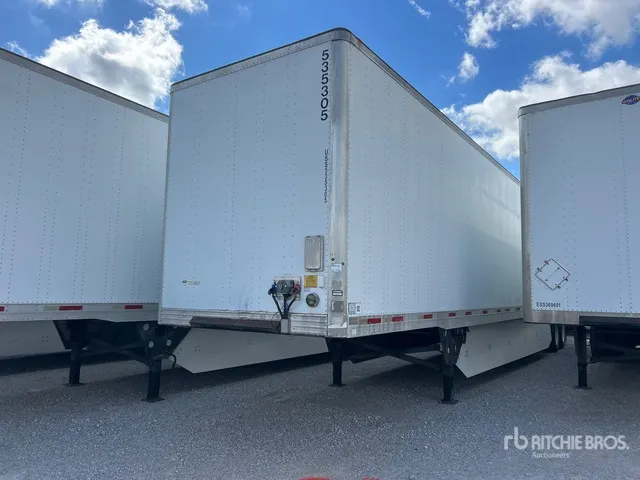 2013 Utility VS2DX 53 ft x 102 in T/A Van Trailer