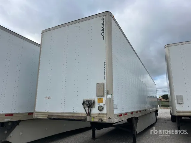 2013 Utility VS2DX 53 ft x 102 in T/A Van Trailer