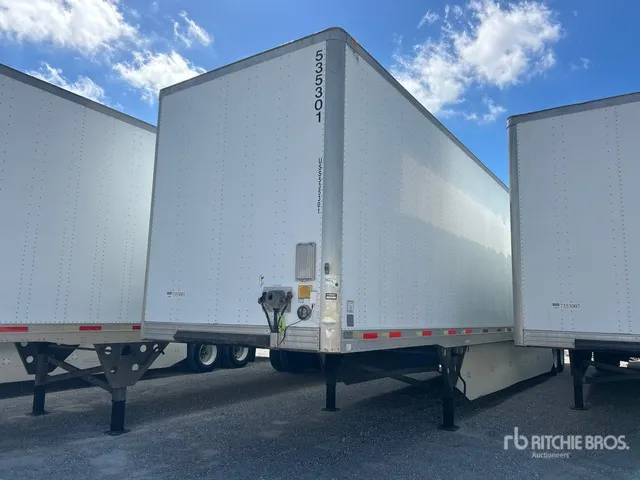 2013 Utility VS2DX 53 ft x 102 in T/A Van Trailer