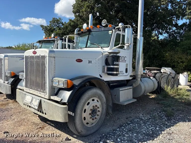 2005 Peterbilt 379 semi truck