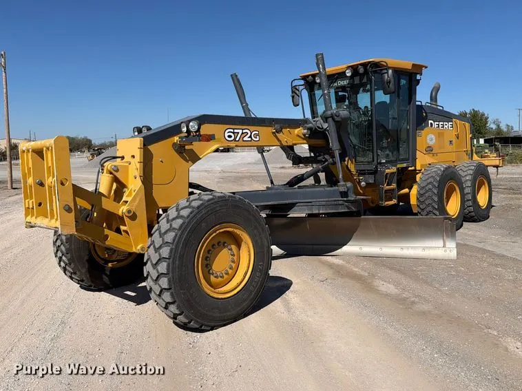 2017 John Deere 672G motor grader