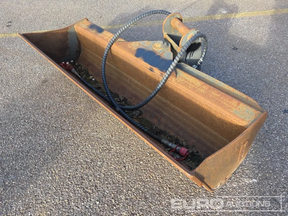 Rädlinger 55" Tilt Ditching Bucket to suit MS03