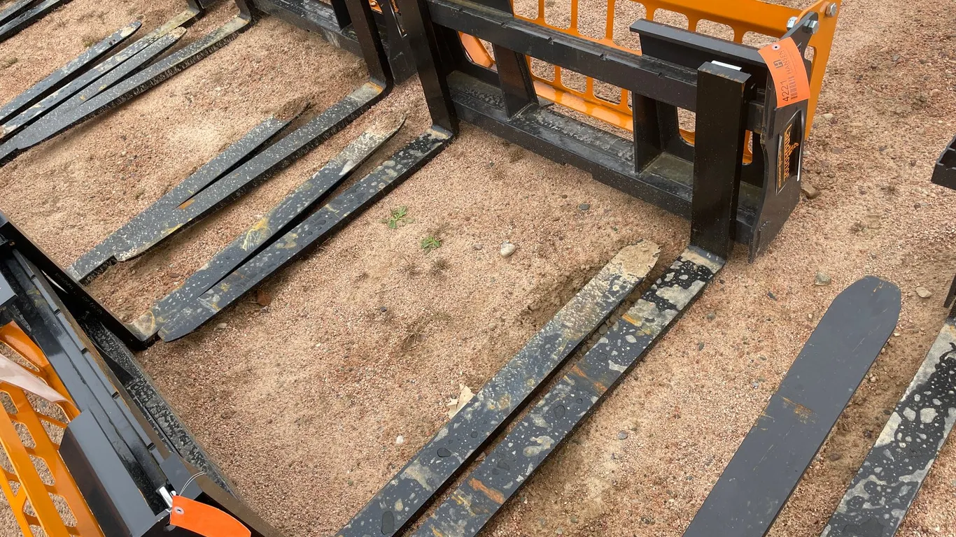 LandHonor Pallet Fork Frame Attachment