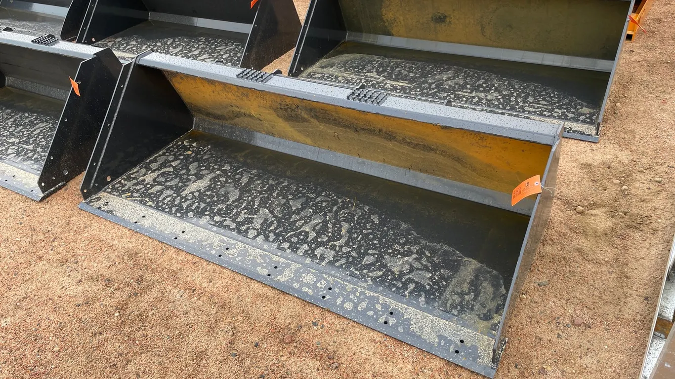 LandHonor 78" Standard Bucket Attachment