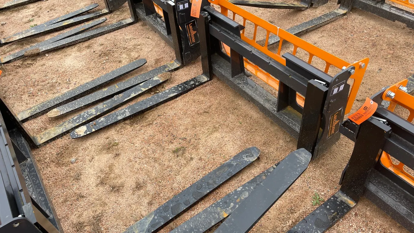 LandHonor Pallet Fork Frame Attachment