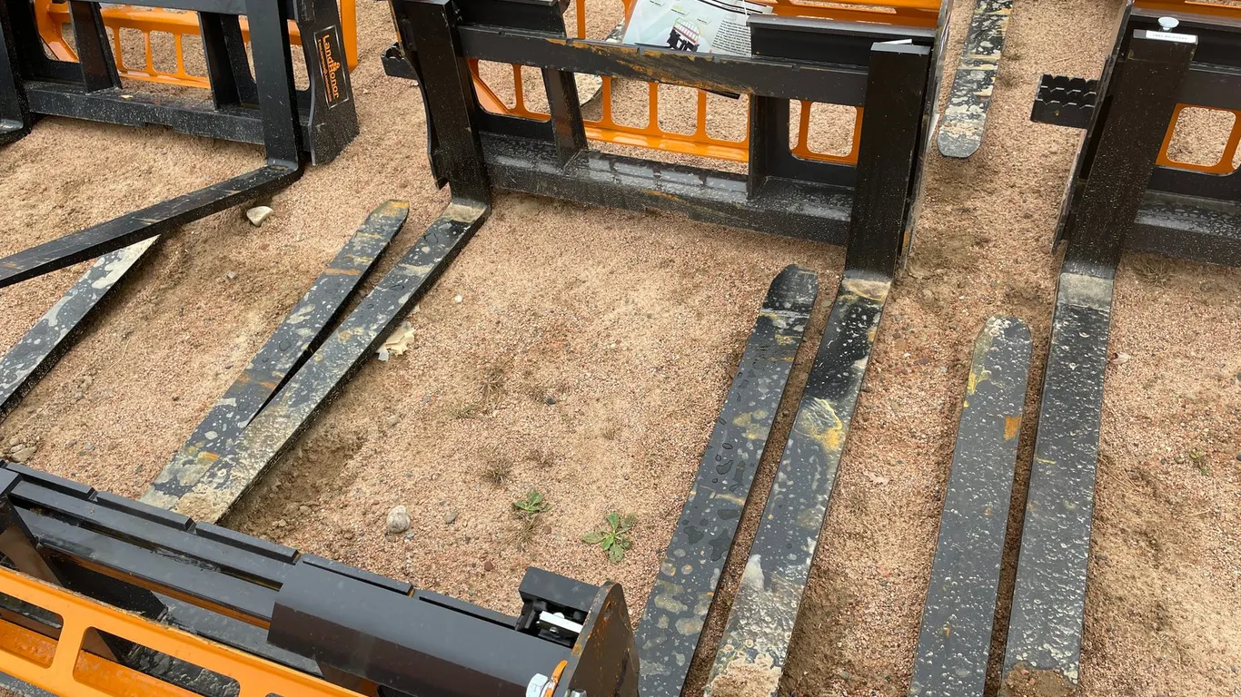 LandHonor Pallet Fork Frame Attachment