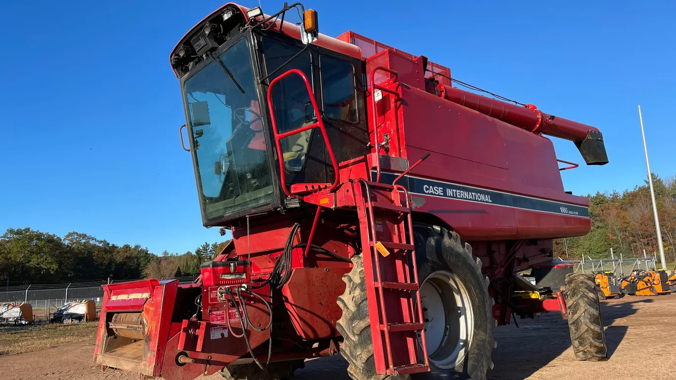 1991 IH 1660 Axial Flow Combine
