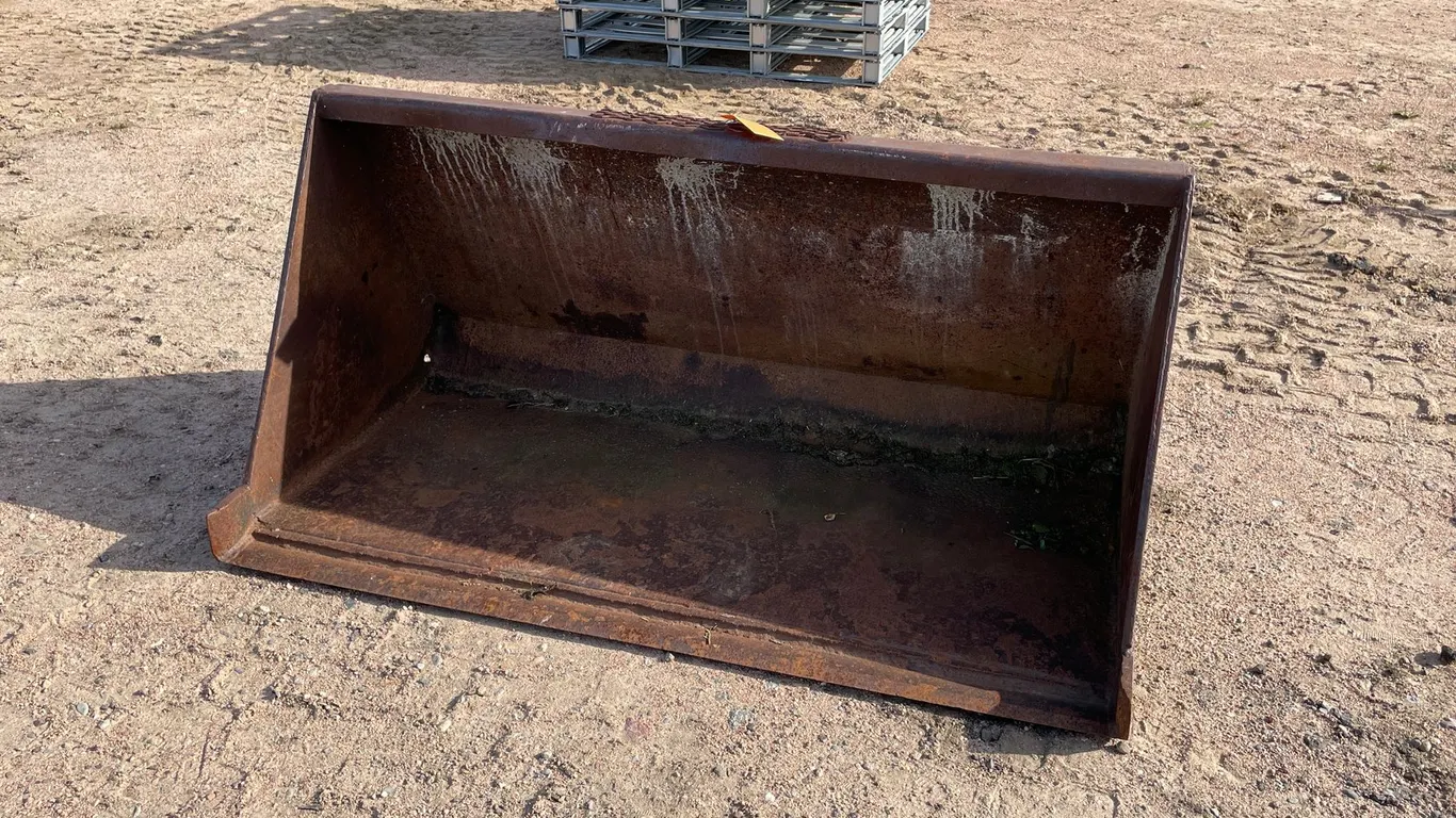 Universal Mount Skid Steer Bucket