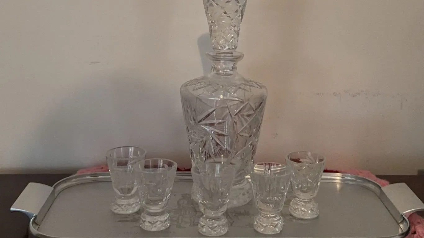 Cut Crystal Decanter With Stopper, 6 Matching Glasses On Silver Tone Tray