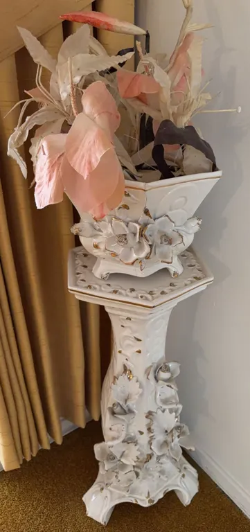 Porcelain (or Ceramic) Jardiniere and Matching Pedestal