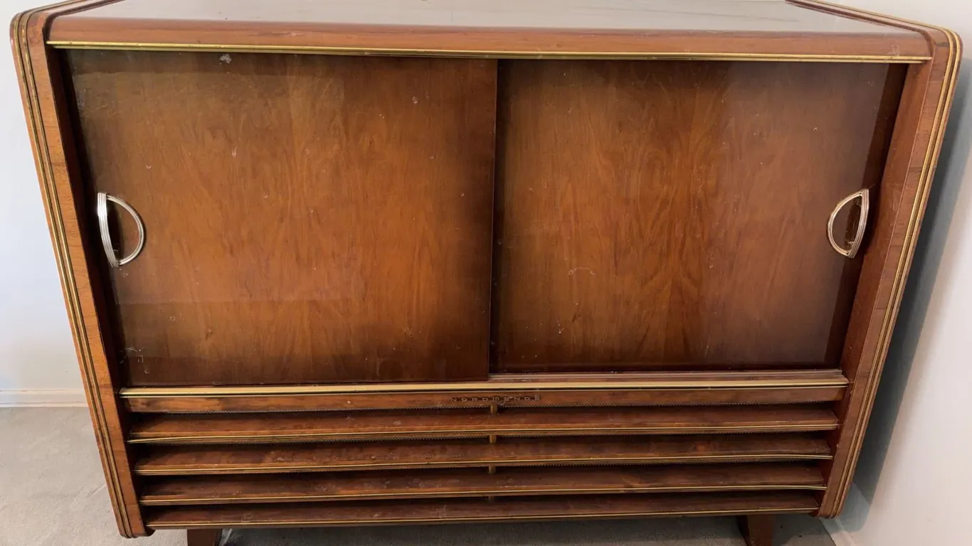 1950's/60's - Isabella Stereo Console With Radio, Record Player