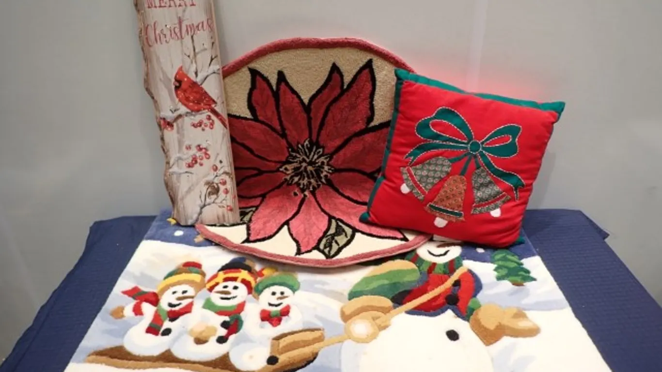 Christmas Accent Rugs+