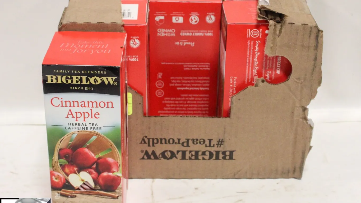 6 SEALED BOXES OF BIGELOW CINNAMON APPLE TEA
