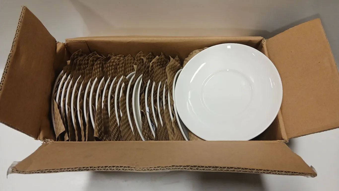 24 DUDSON 6-3/8" SAUCERS