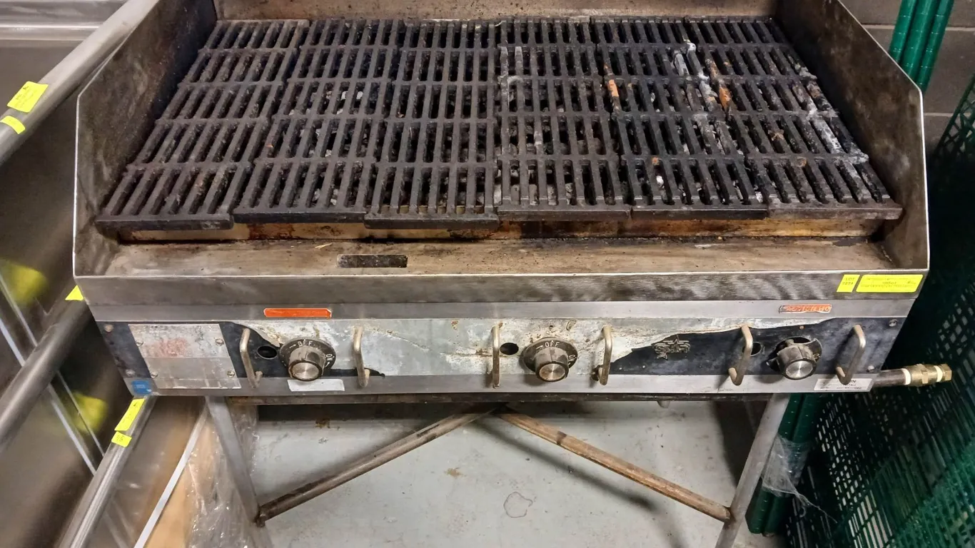 STAR NATURAL GAS CHAR BROILER