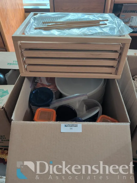 PLASTIC WARE, STORAGE CONTAINERS AND BAKING ITEMS