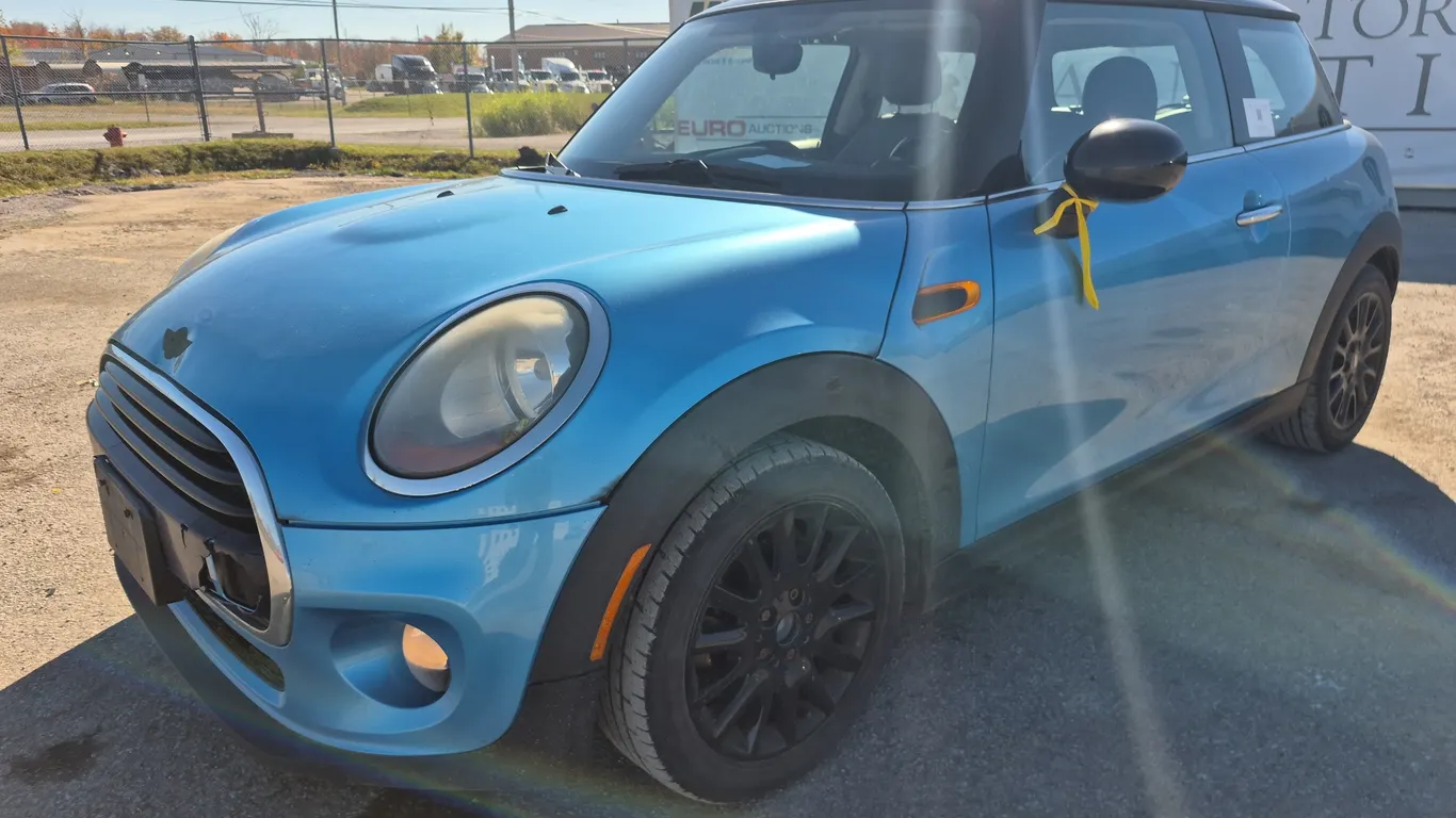 2016 Mini Cooper 3-door Base 2dr Hatchback 6A