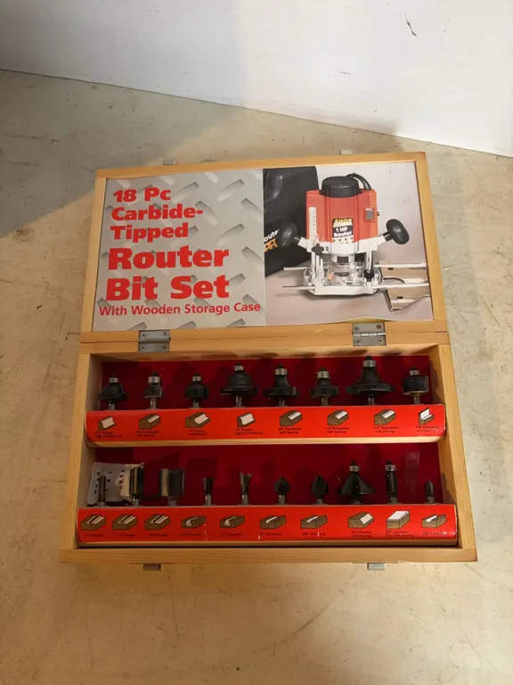 18 Pc. carbide Tipped Router Bit Set