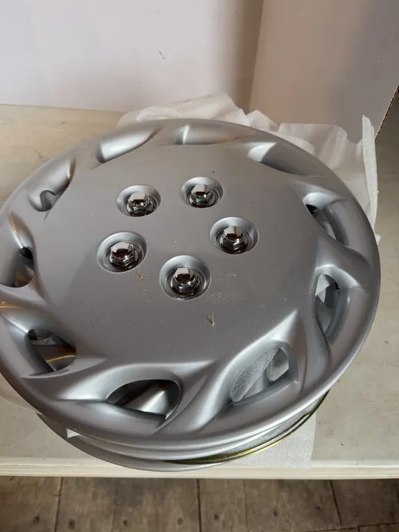 4- 15.5" Hubcaps